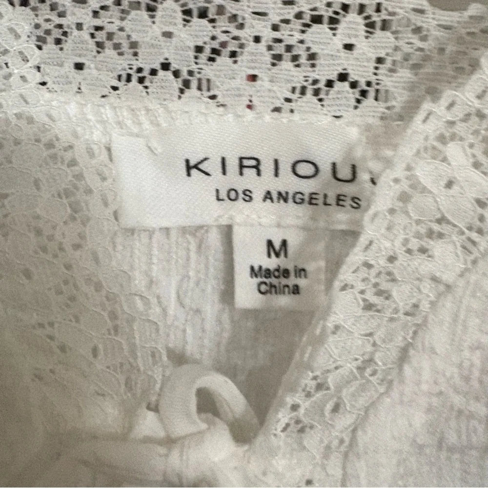 Chic White Lace-Up Crop Top - Picture 2 of 3